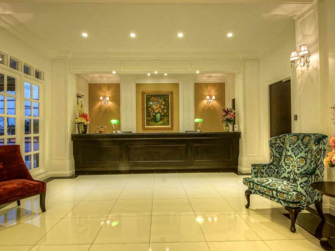 Merdeka Hotel Keluang Exterior foto